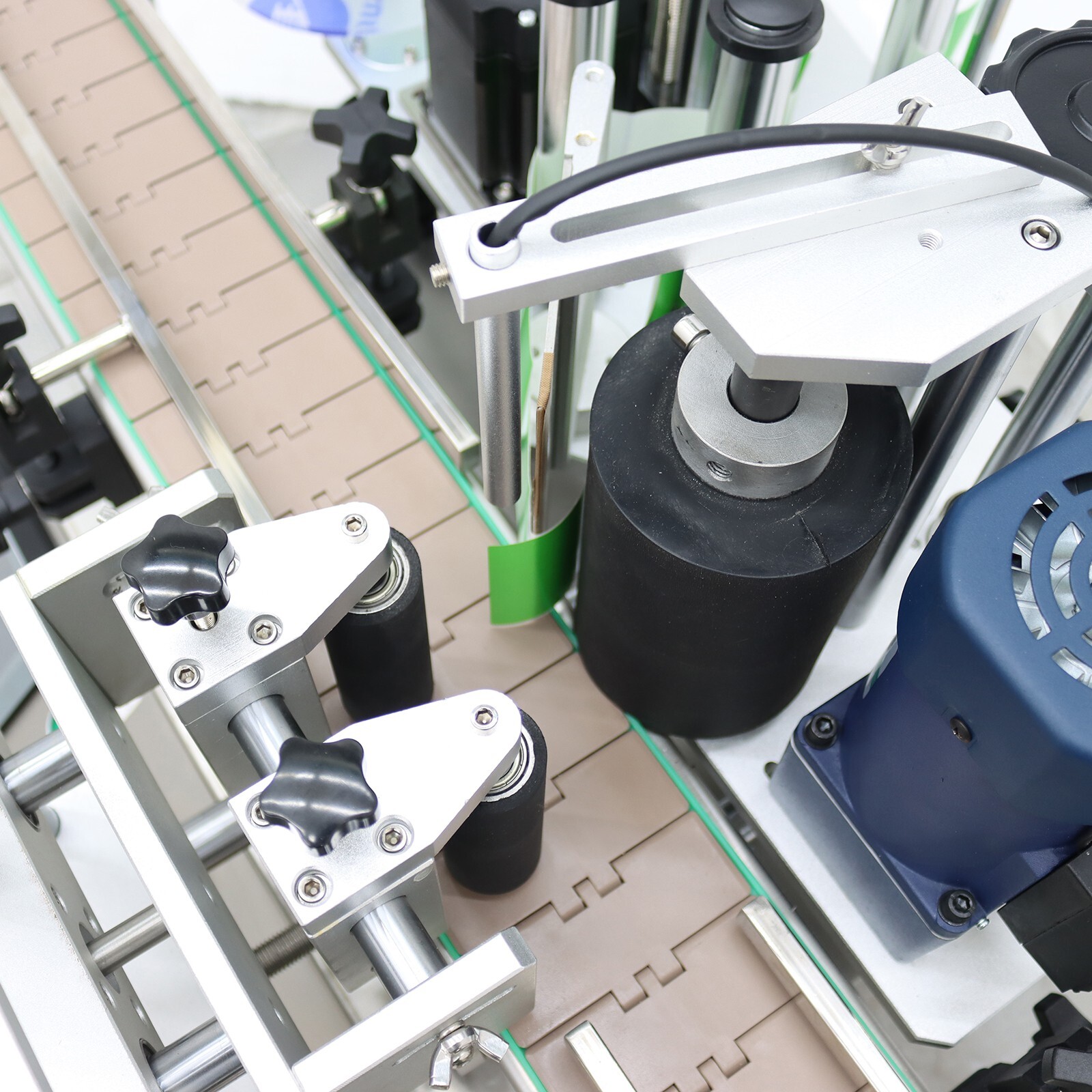 Automatic Round Bottle Labeling Machine Bottle/Can/Wine Labeler Full Label 110V