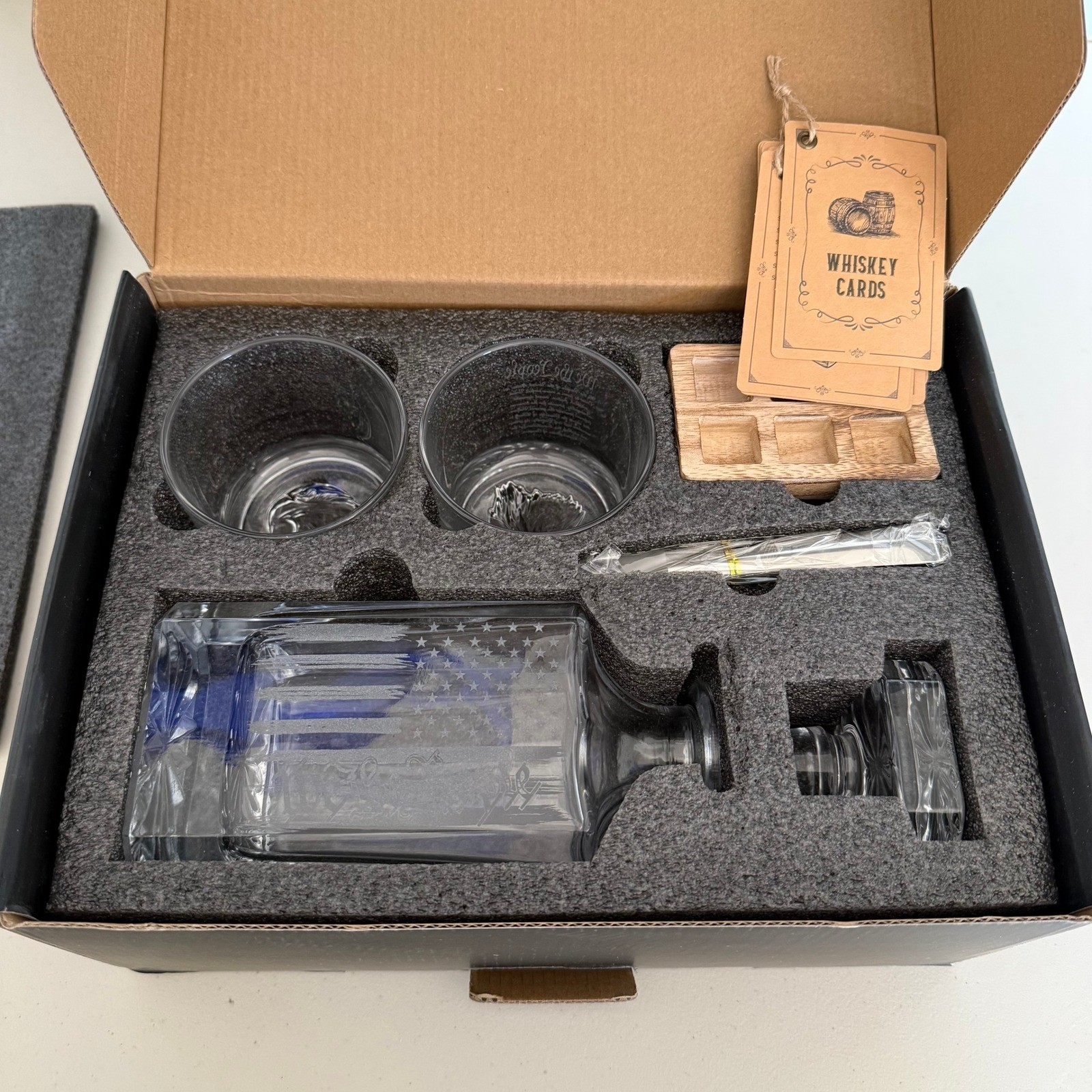 NEW PONPUR Whiskey Decanter Set Glasses Etched America WE THE PEOPLE USA GIFT