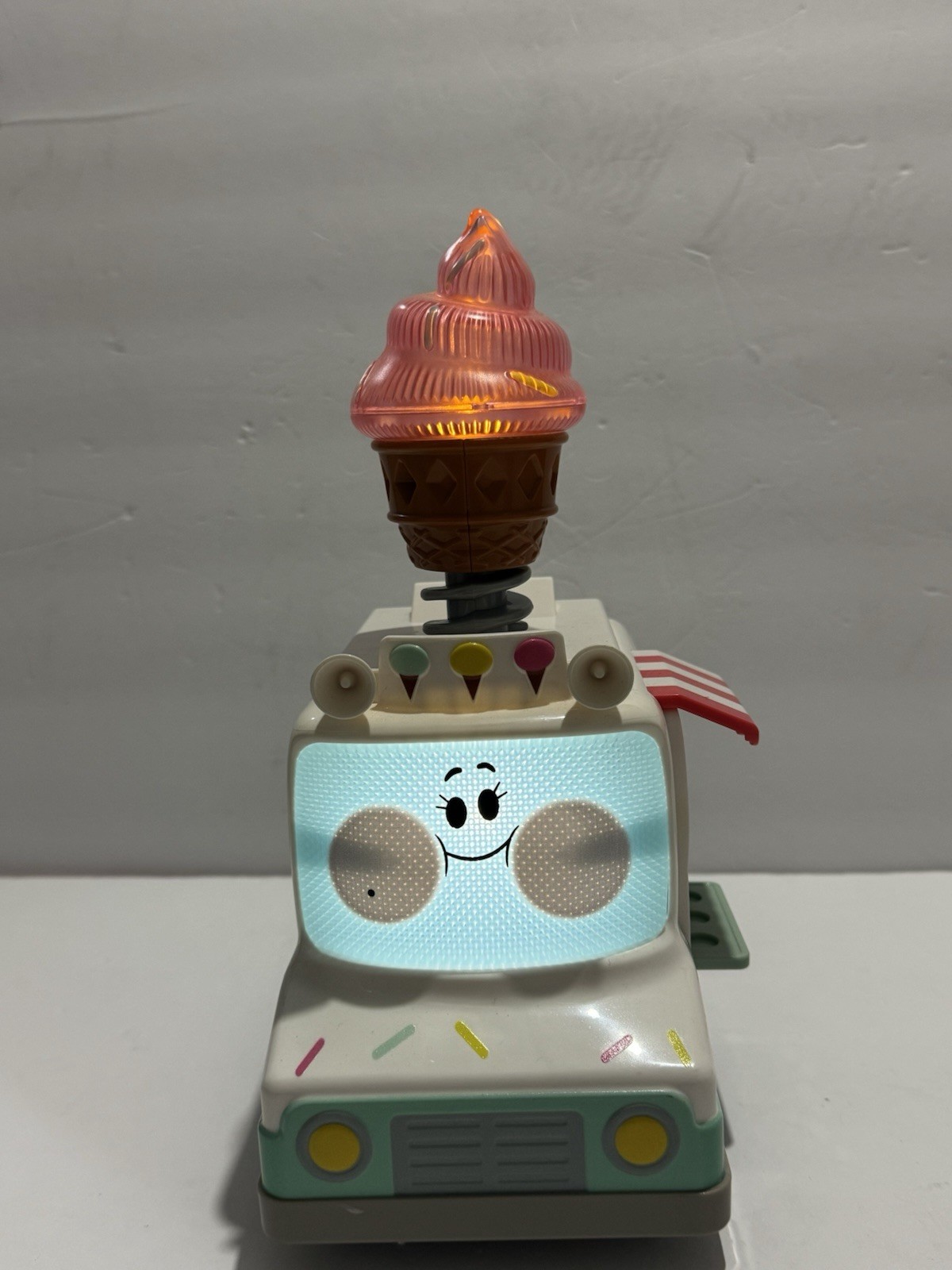 Go! Go! Cory Carson Two Scoops Eileen Ice Cream Truck Netflix - WORKS