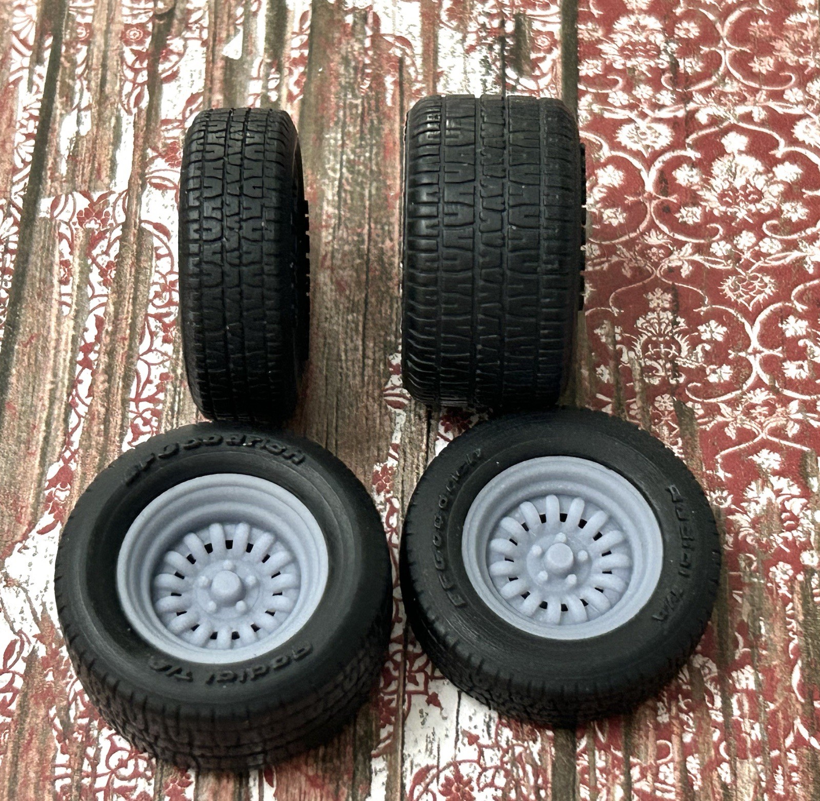 1/24 Scale: 15-inch “Appliance Striker” Resin Wheels W/ Wide Rear Tires￼