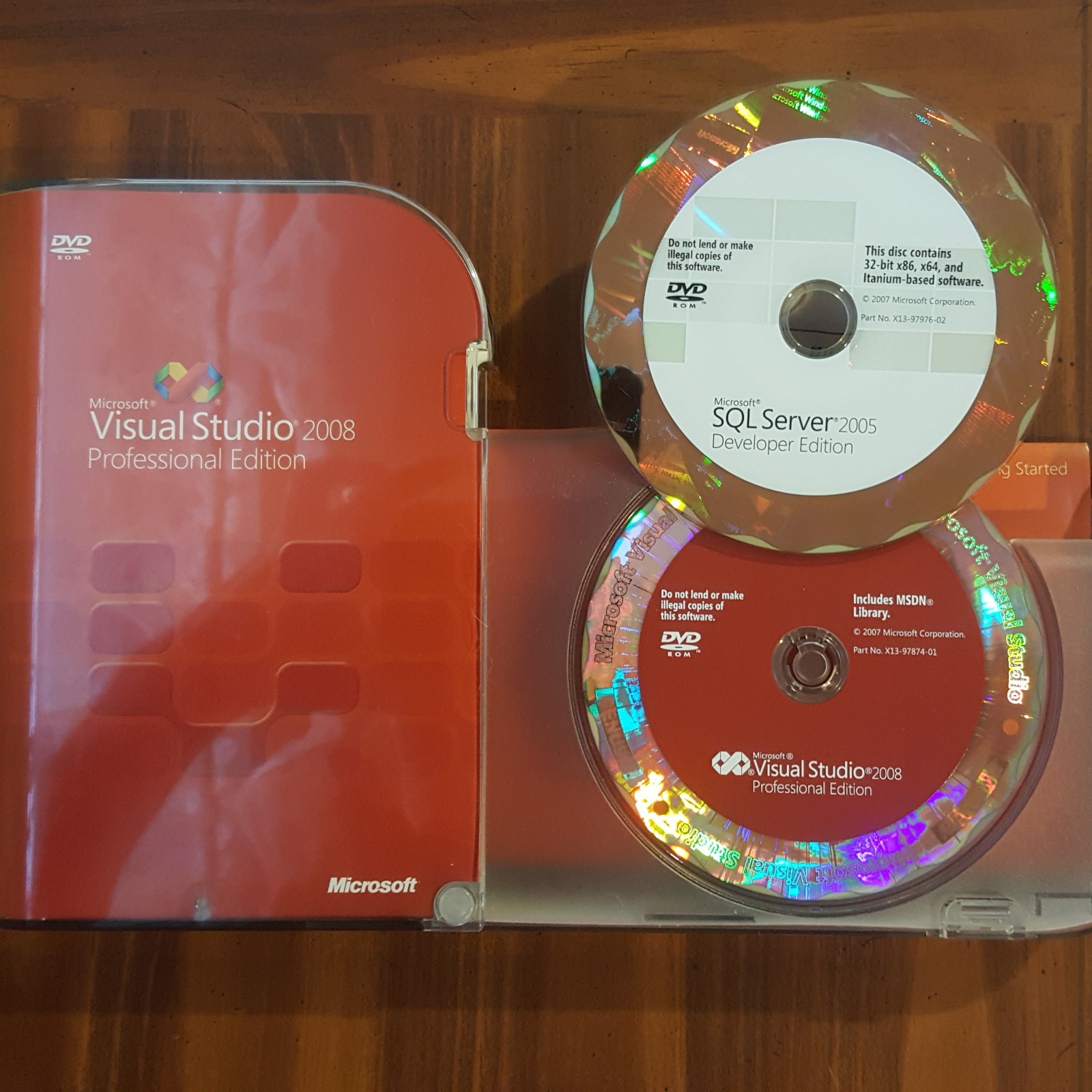 Microsoft Visual Studio Professional 2008 SQL Server Dev 2005 RETAIL Box
