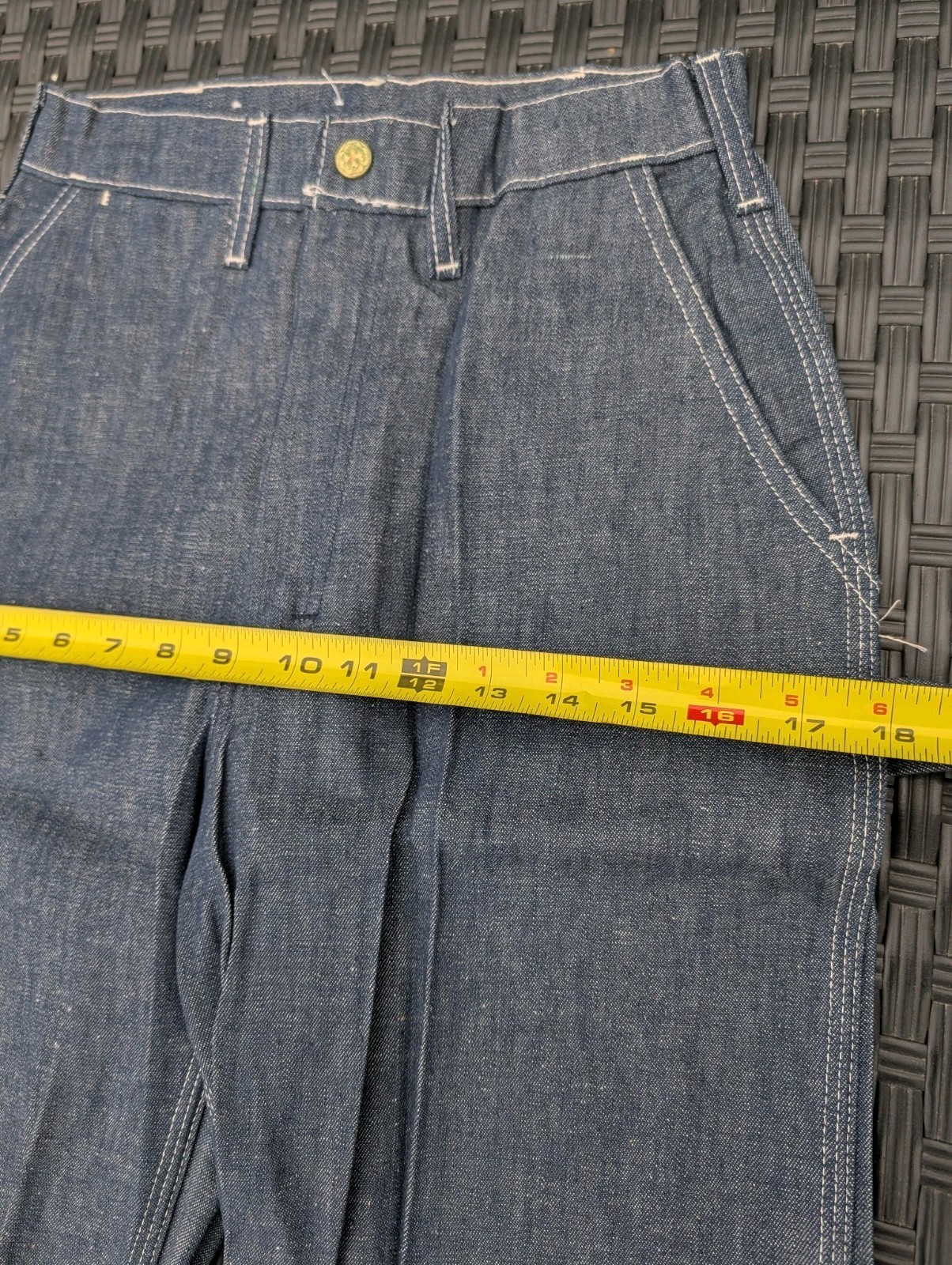 Vtg NOS Oshkosh B'Gosh Dungarees Denim Sanforized Jeans 27x33 NWT Union Made 70s