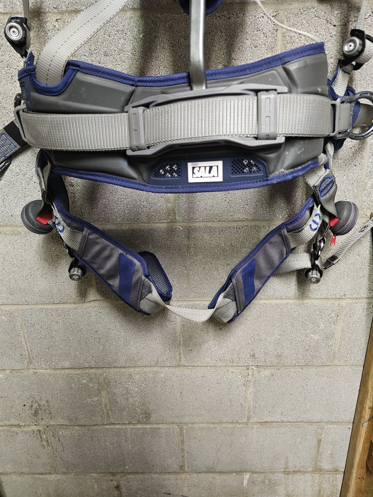 3M DBI-SALA EXOFIT STRATA XL FULL BODY HARNESS FALL PROTECTION XL BELT 1112538