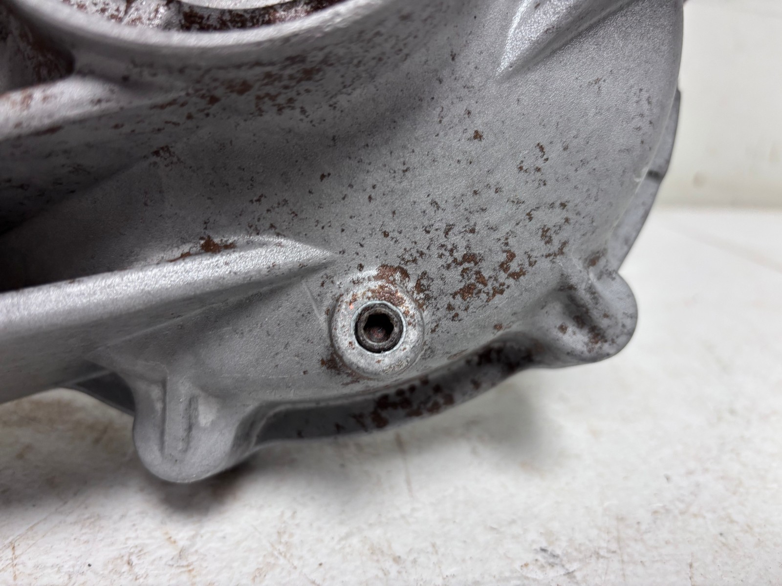 2014 Can Am Maverick 1000 OEM Rear Diff Differential Gearcase 705502275