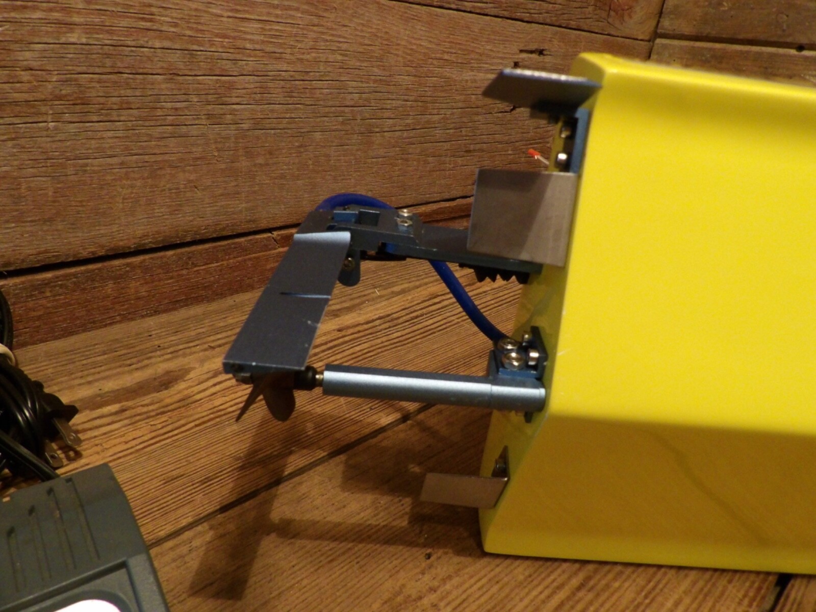 AQUACRAFT SUPERVEE 27 INSANE ELECTRIC BRUSHLESS SPEED BOAT IN BOX W/Charger