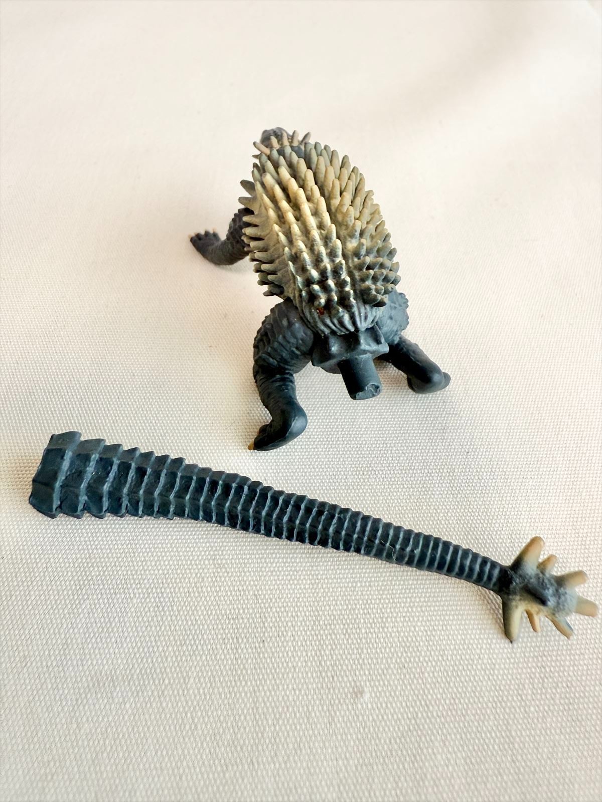 2004 Bandai 2" Godzilla Final Wars Super Picture Book Figure Set of 16 types