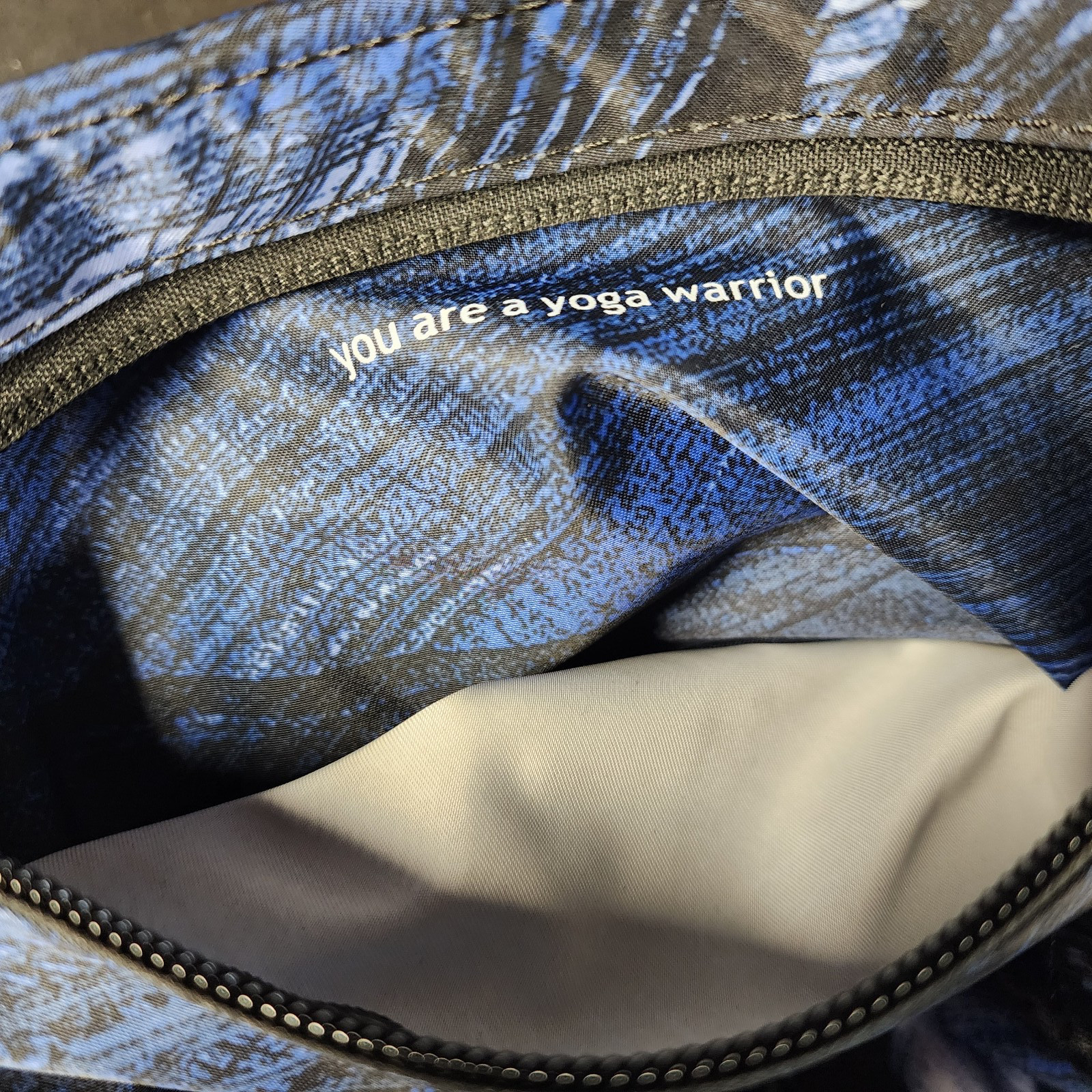 Lululemon Drishti Yoga Tote Wind Chill Sprinkler Black / Black Mat Bag 30" O/S