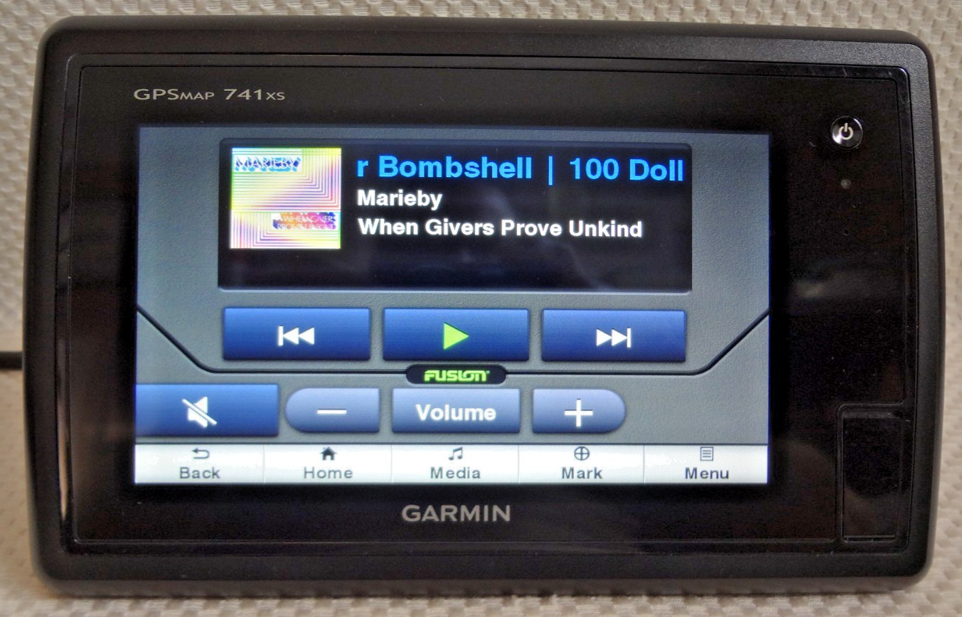 GARMIN GPSMAP 741xs GPS CHART PLOTTER ClearVü SideVü CHIRP FISHFINDER w/ POWER