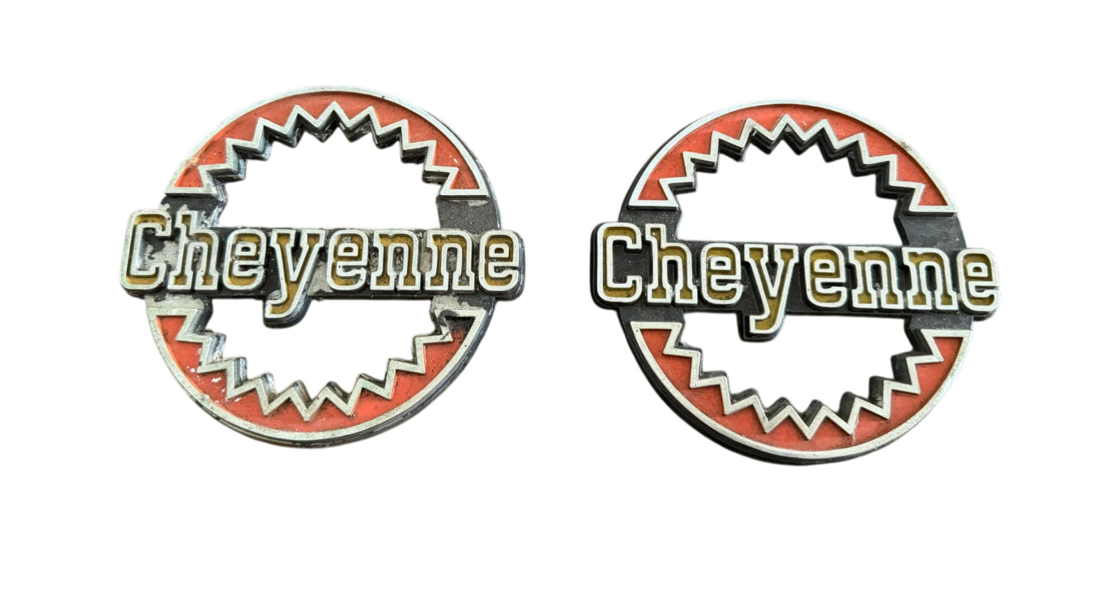 1976–1980 Chevrolet Cheyenne Fender Emblems Pair GM 330316 Squarebody Pickup 4.7