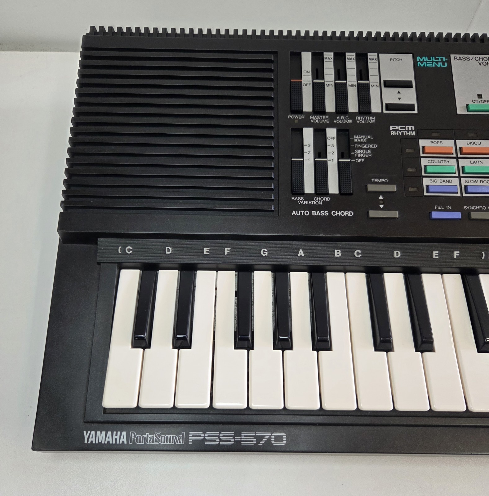 Yamaha Portasound PSS-570 Programmable Keyboard Synthesizer