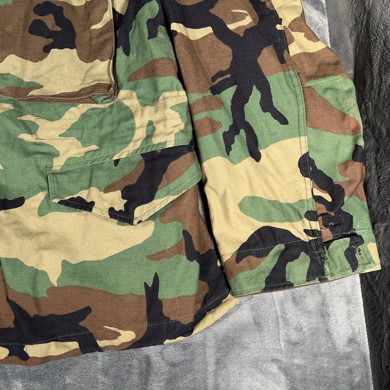 Vintage M65 Field Jacket U.S. Army Woodland Camo Medium XShort 90s USA Named