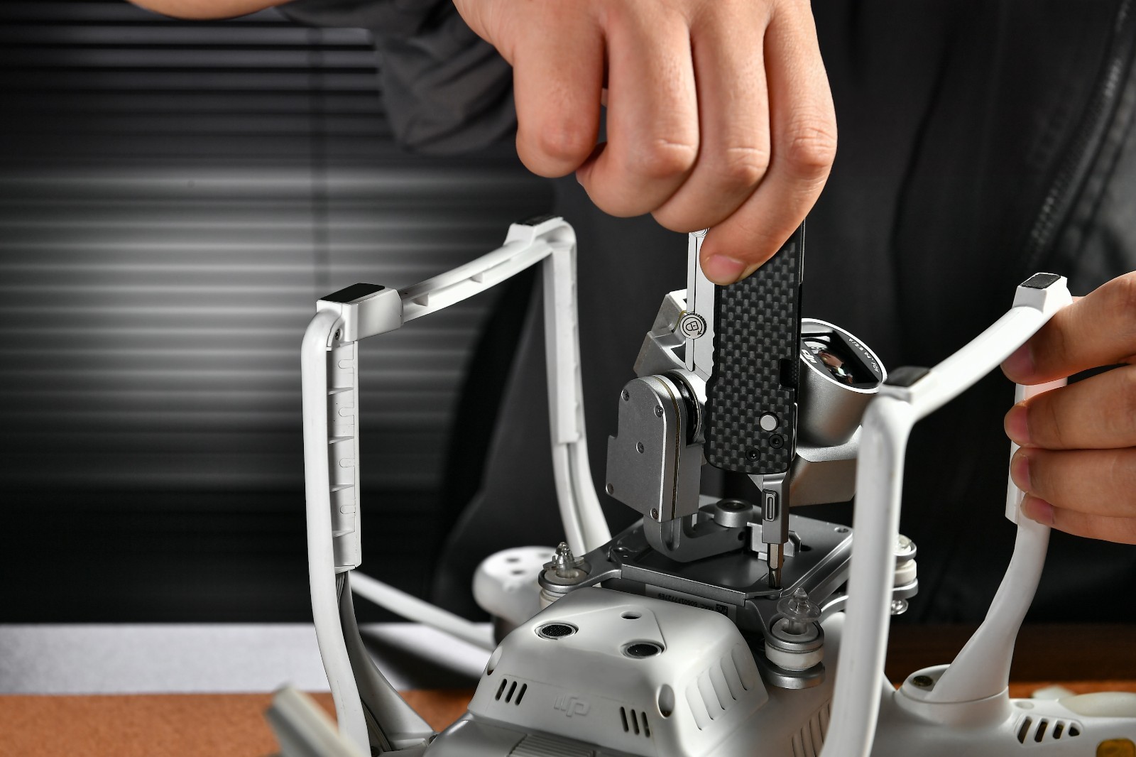 Olight U1 Pro Multitool Folding Utility Knife, Carbon Fiber Overlay & G10 Handle