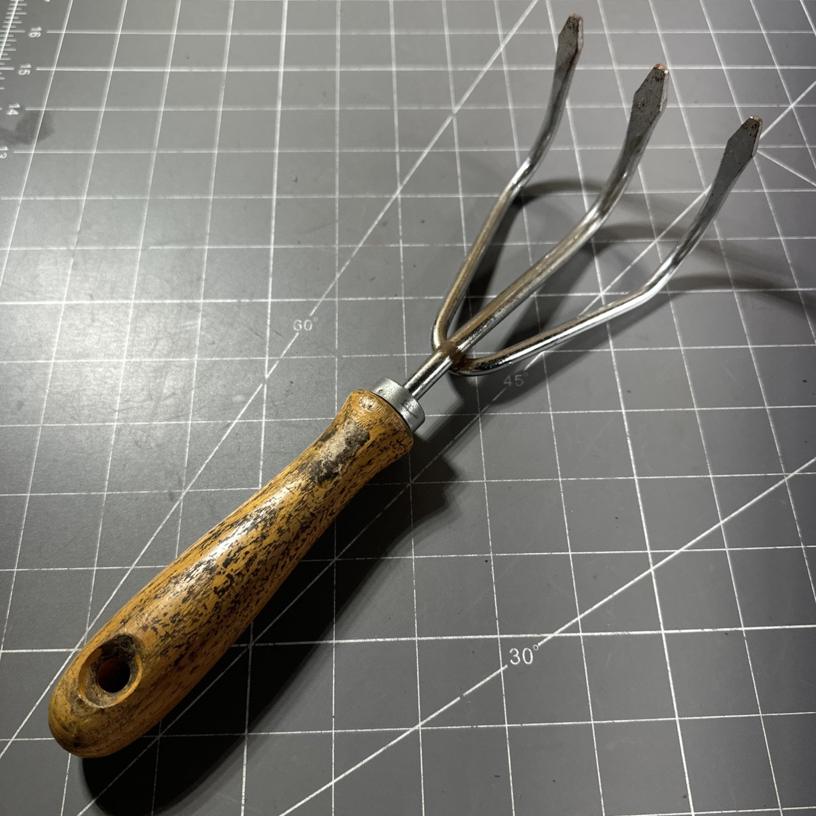 Vintage AMES USA Steel Hand Cultivator Wood Handle PLANTING Gardening