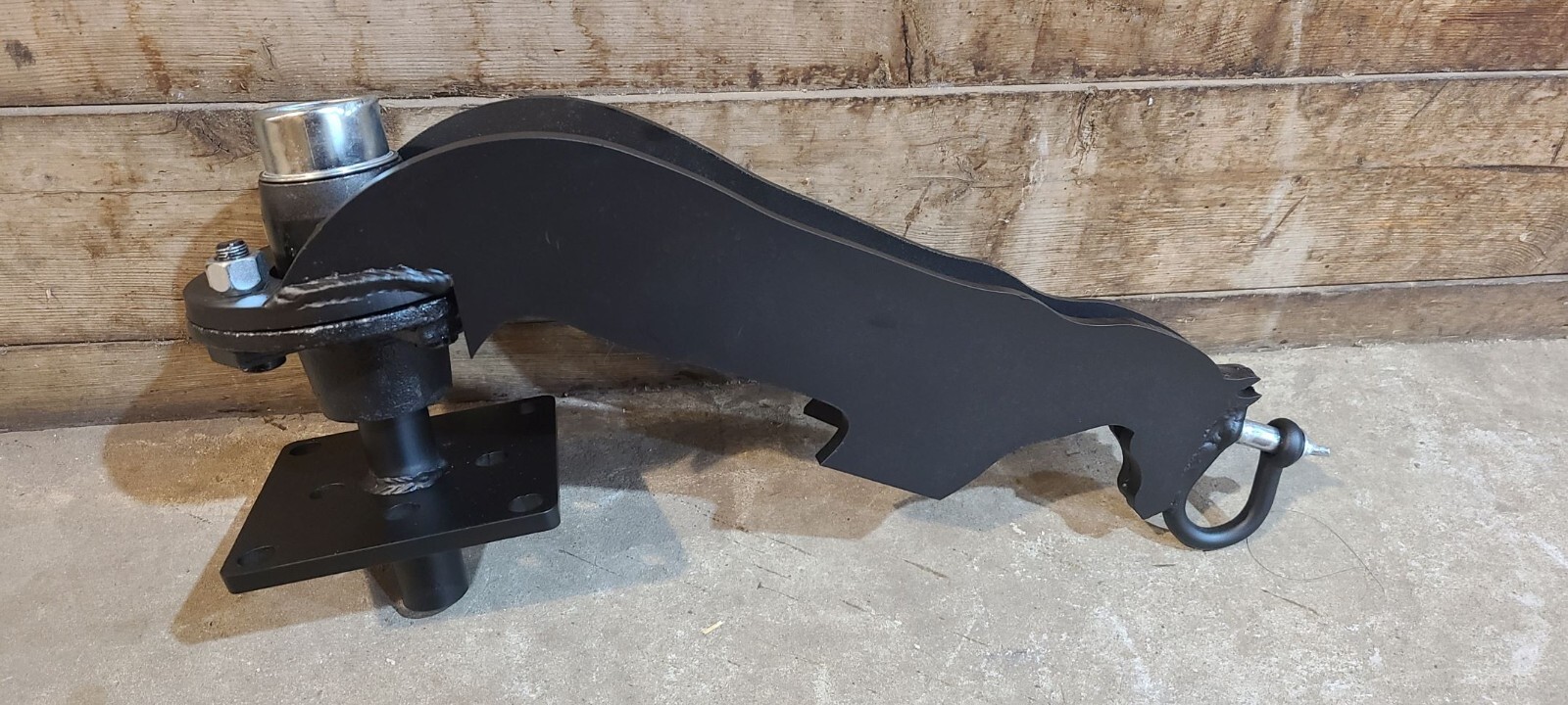 Patient Horse Rotating Pole Tie Out