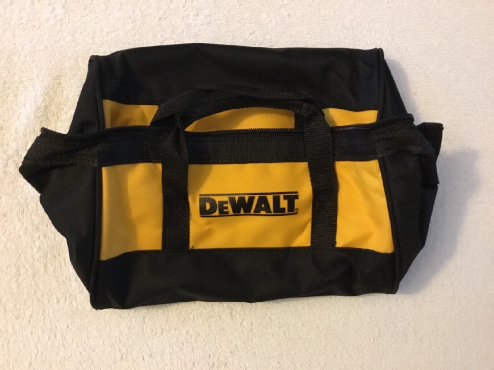 New Dewalt 11” Heavy Duty Ballistic Nylon Tool Bag 11” x 8” x 7”