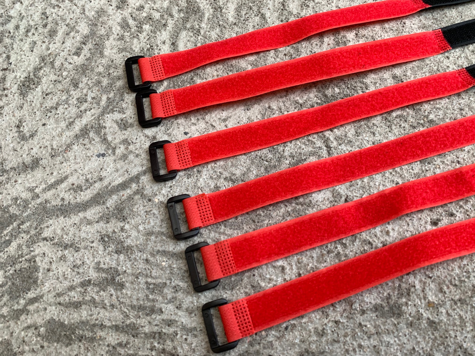 20mm X 400mm RC Rubberized Battery Straps 6 Pack Red / Black