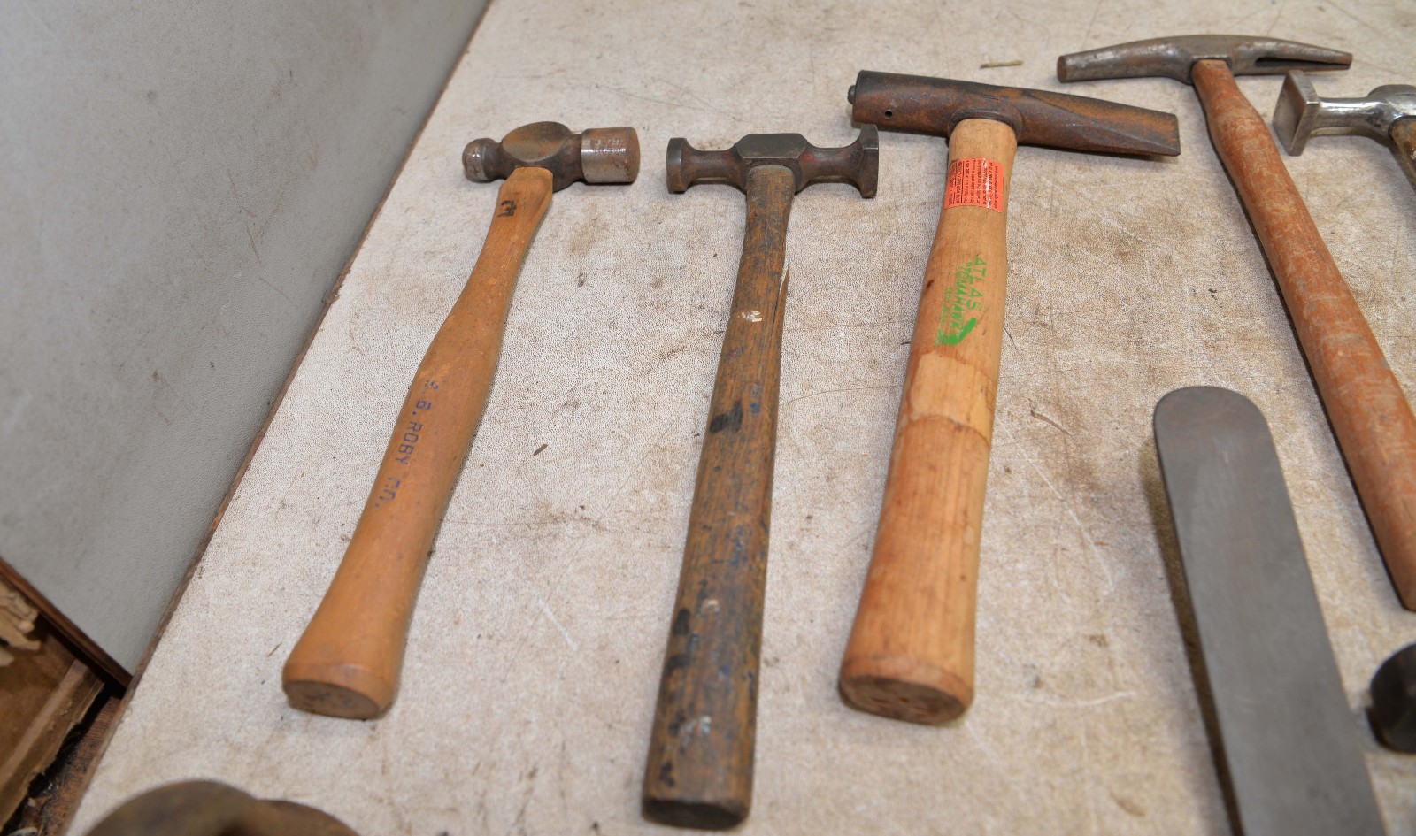 12 vintage autobody dolly spoon hammers & more lead working collectible tool D0