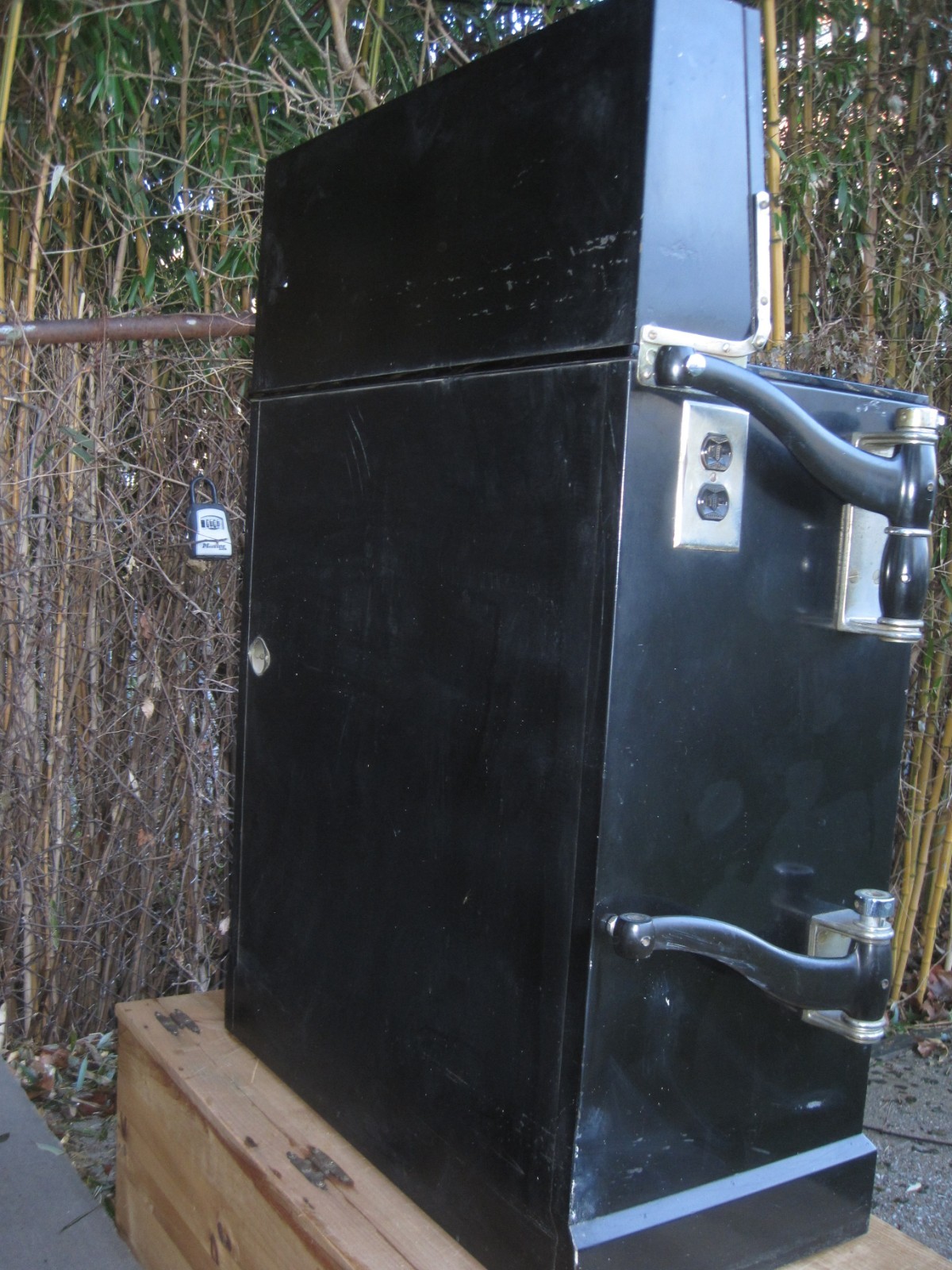 Antique Medical Podiatry Dental Metal Glass Cabinet w/ Bottles Electric Bosworth