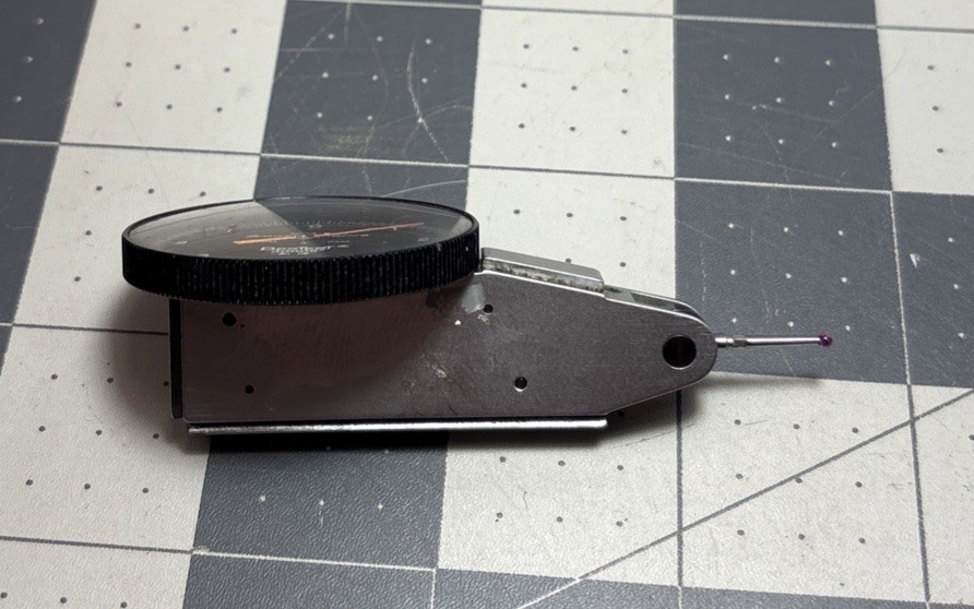 Brown & Sharpe BesTest Dial Indicator .00005” 7033-5 w/ Case Tools USA B&S