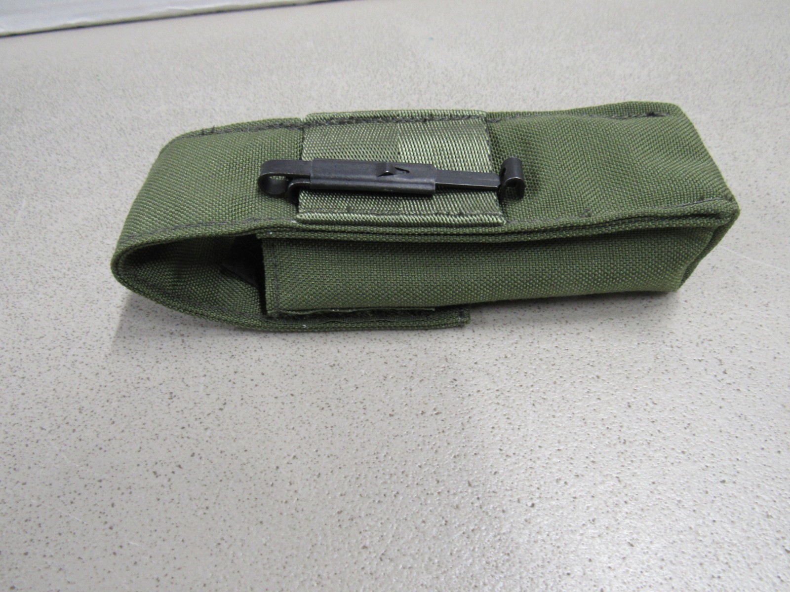Old Gen Eagle OD Green Suppressor Pouch w/ Alice Clip Flashlight Pouch NOS