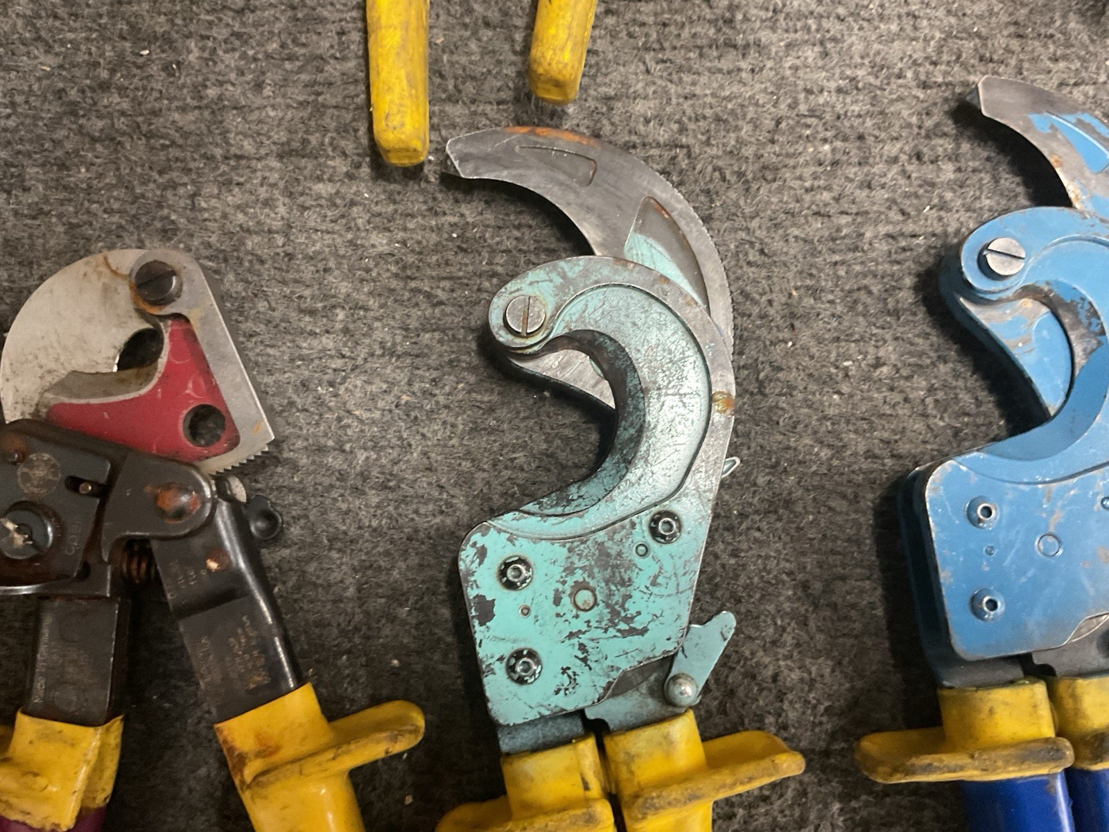 Lot of 3 Klein Tools Ratcheting Cable Cutters 63607 Moving Blade Klein