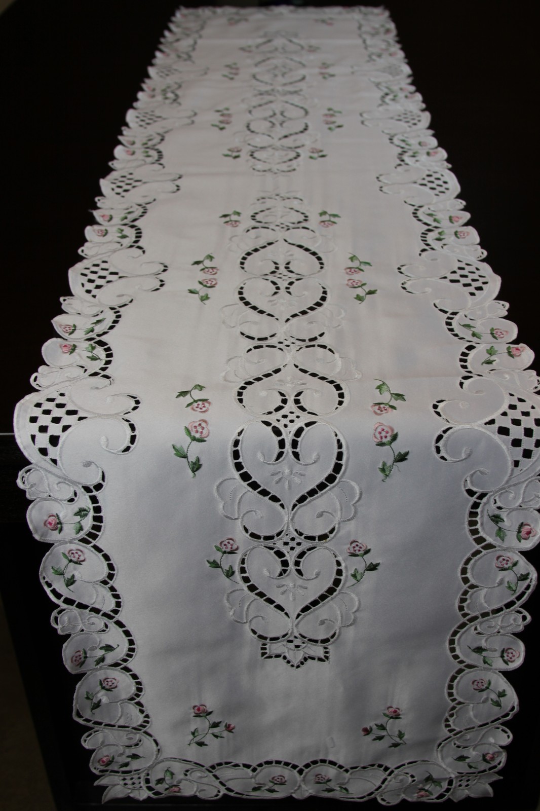 Embroidered Lace Cutwork Placemat Runner Scarf Wedding Party Banquet Event Decor