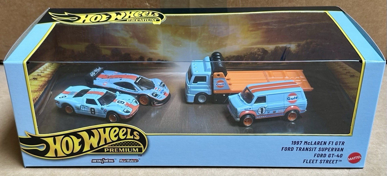 Hot Wheels Premium Collector Diorama Gulf Set McLAREN F1, Supervan, Ford GT-40