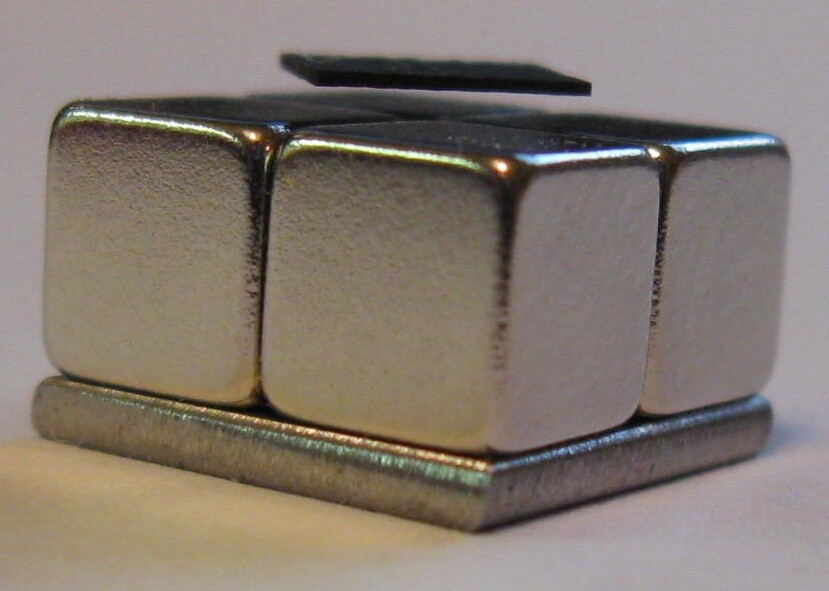 Pyrolytic Graphite Two 1/4"x1/4" Tore Supra NdFeB Rare Earth Magnet Levitation