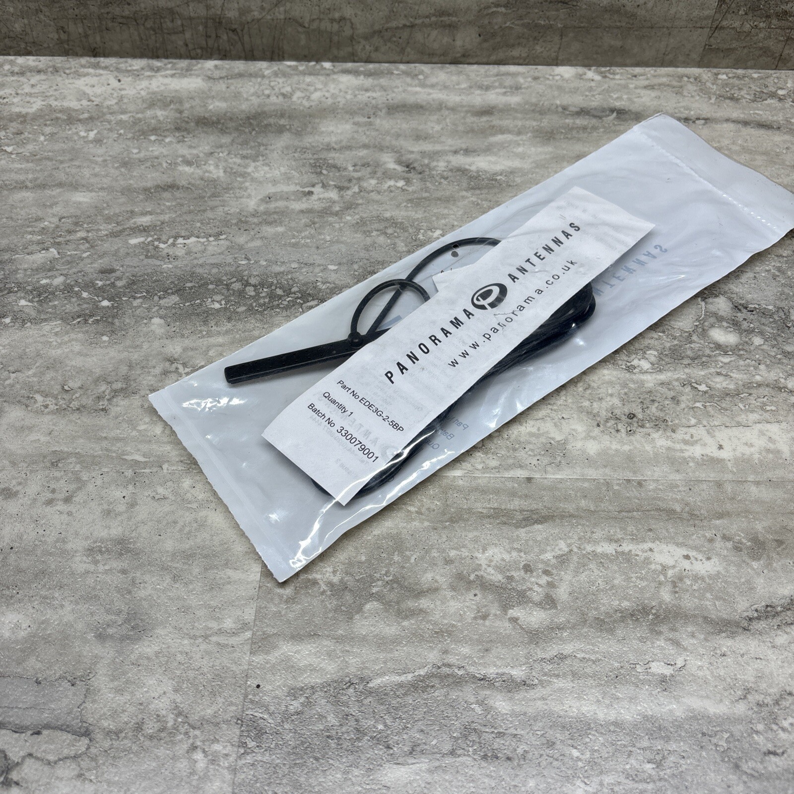 Panorama Antennas EDE3G-2-5T Tri-Band High Performance Internal Antenna, New