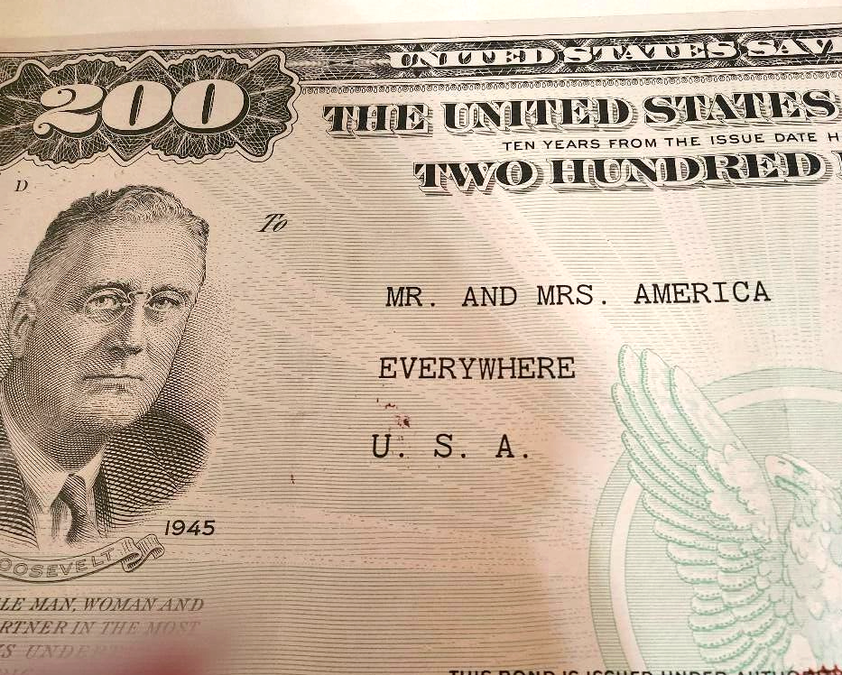 War Saving Bond $200.00 US WWII VICTORY LOAN STAMP on Linen R 000 000 000 E