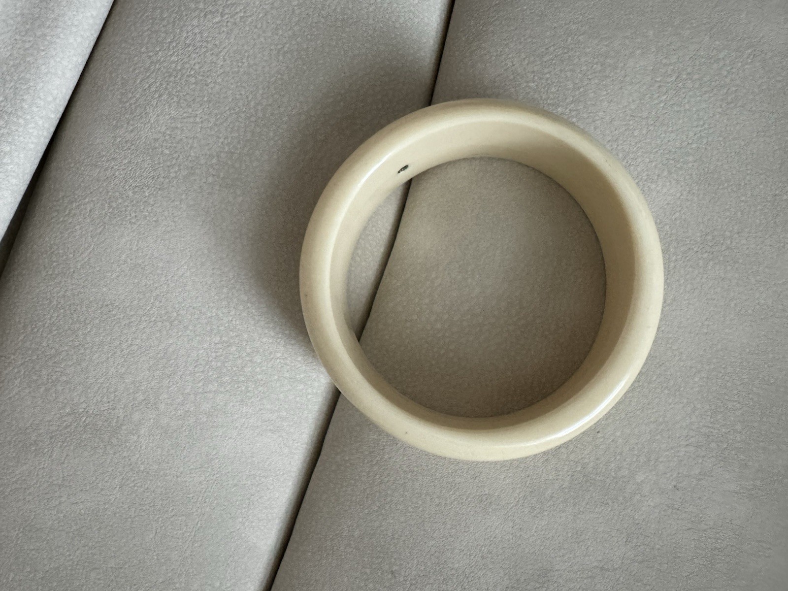 Vintage Cream Gold Resin Bracelet