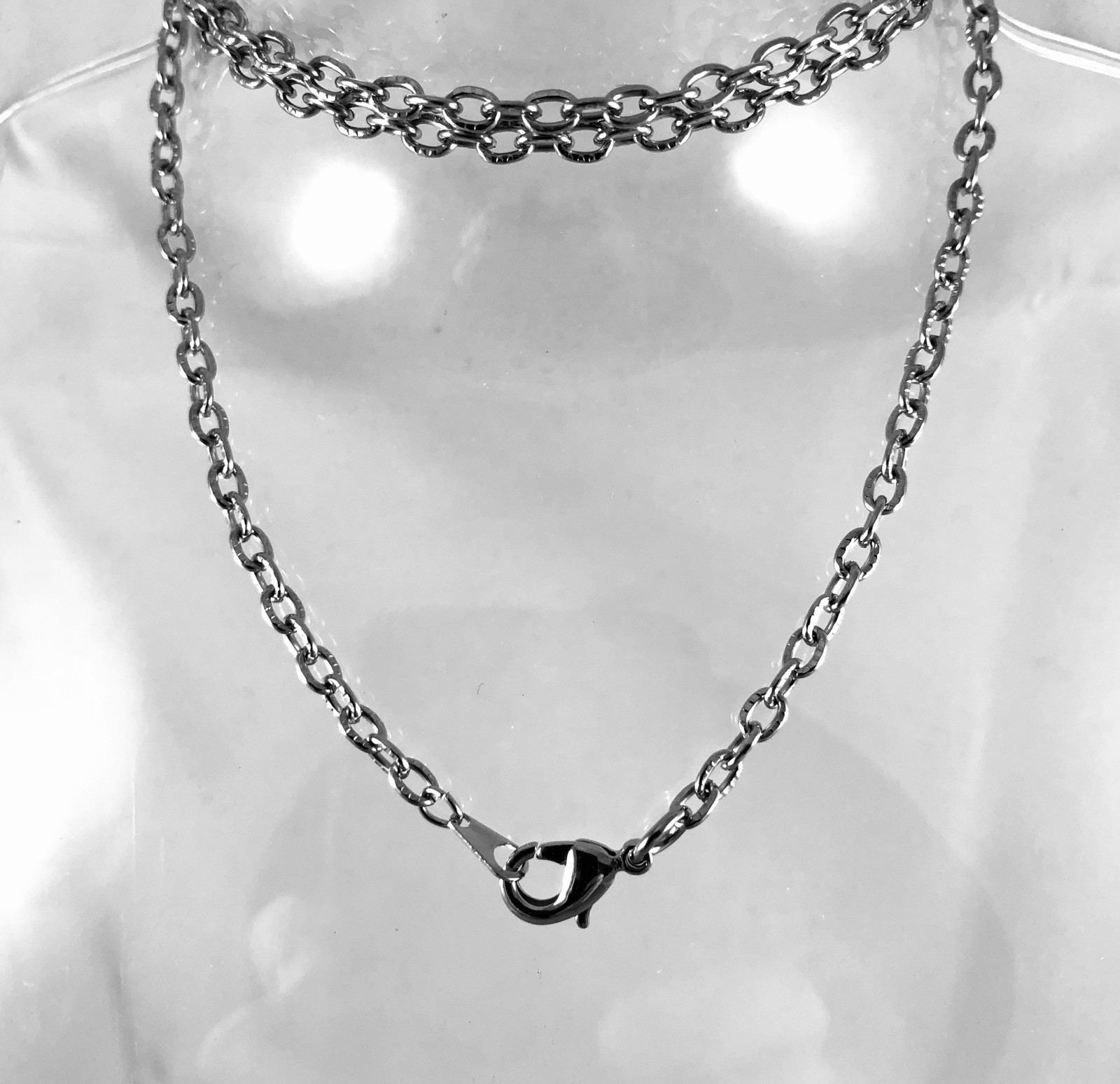 Green Lily of the Valley Cameo HIDDEN LOCKET Necklace Vtg Pillbox Stash Pendant