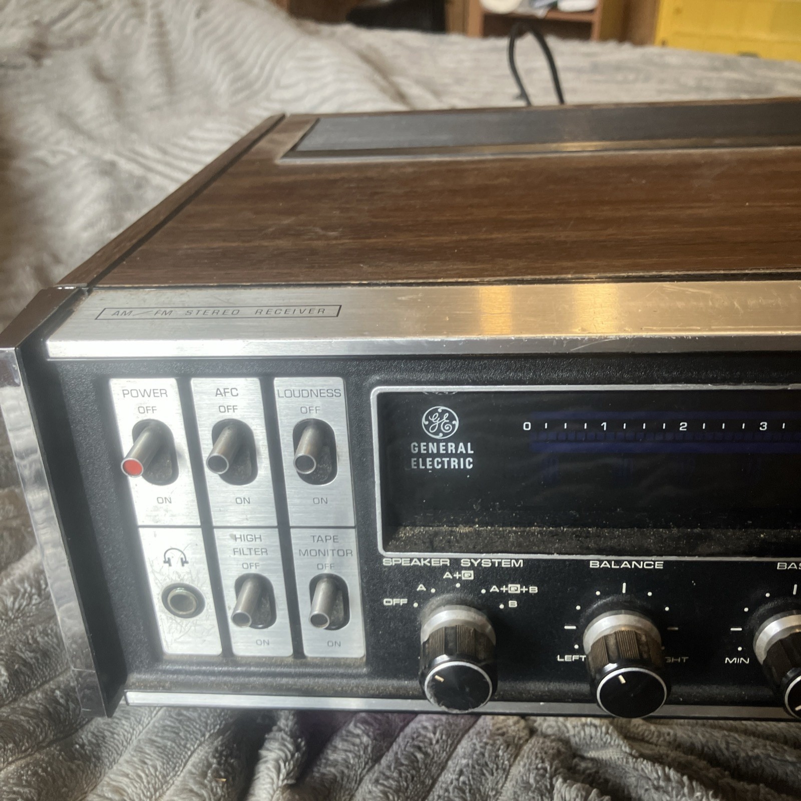 General Electric Am Fm Stereo Receiver Model RA200A