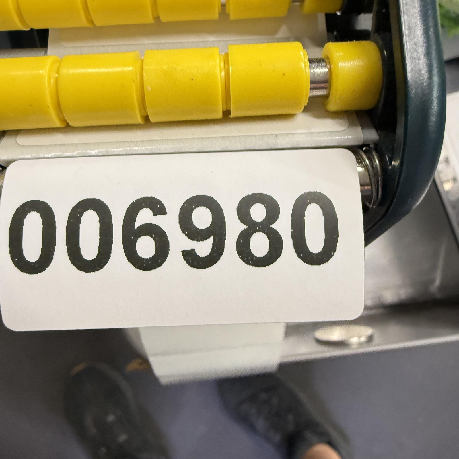 Radica Big Screen Poker Electronic Handheld Game Red Silver 2005 China