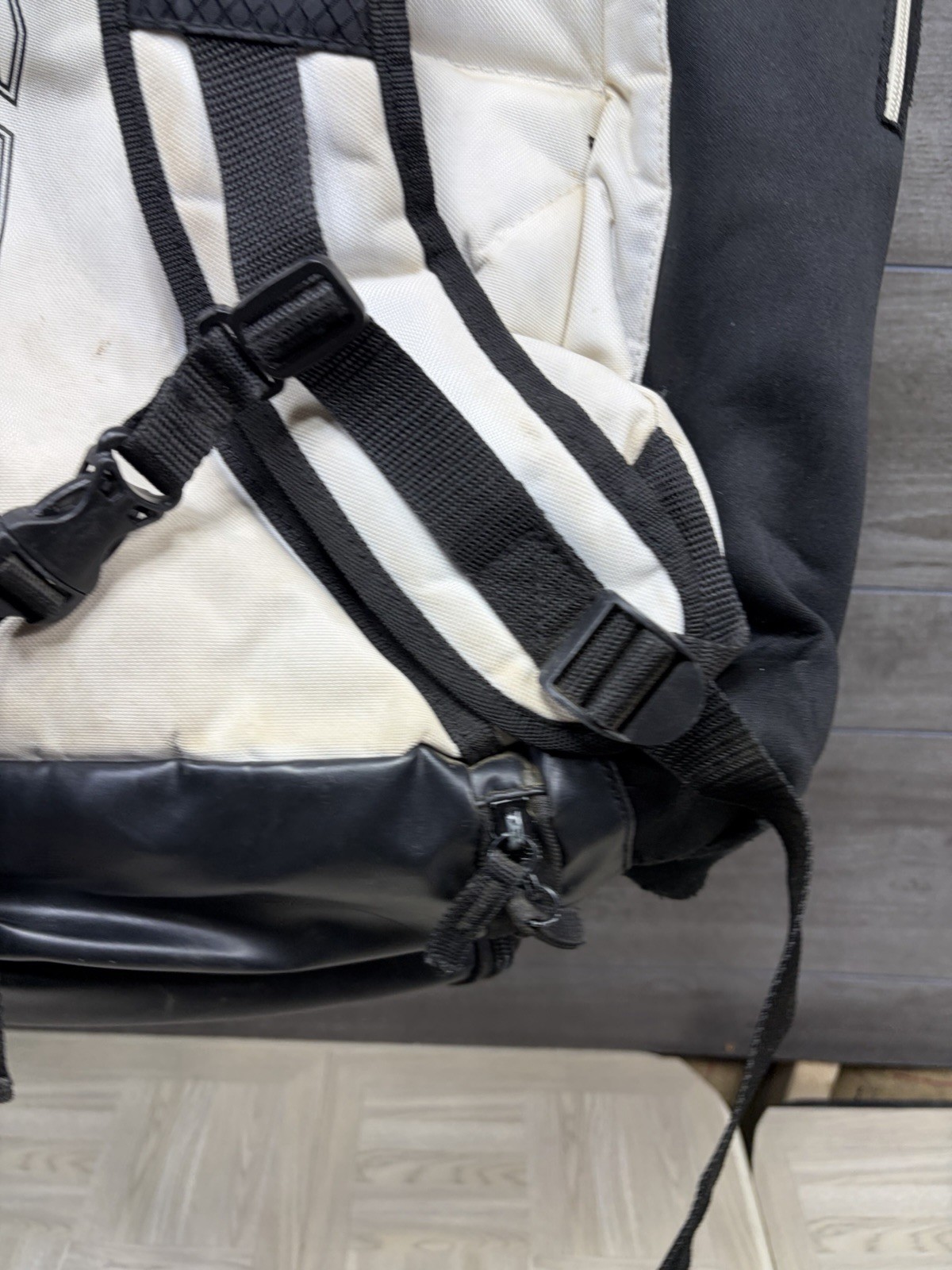 Miken MK7X Baseball Backpack Softball 4 Bat Sleeves Black White Slow pitch Large