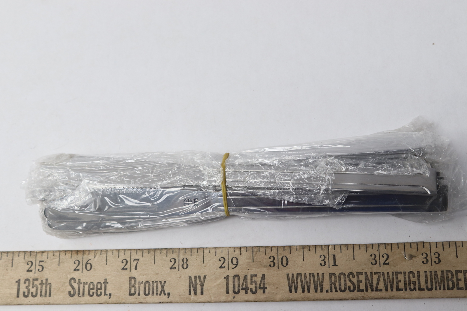 (12-Pk) World Tableware Dominion Knife Fluted Stainless Steel Medium 657530