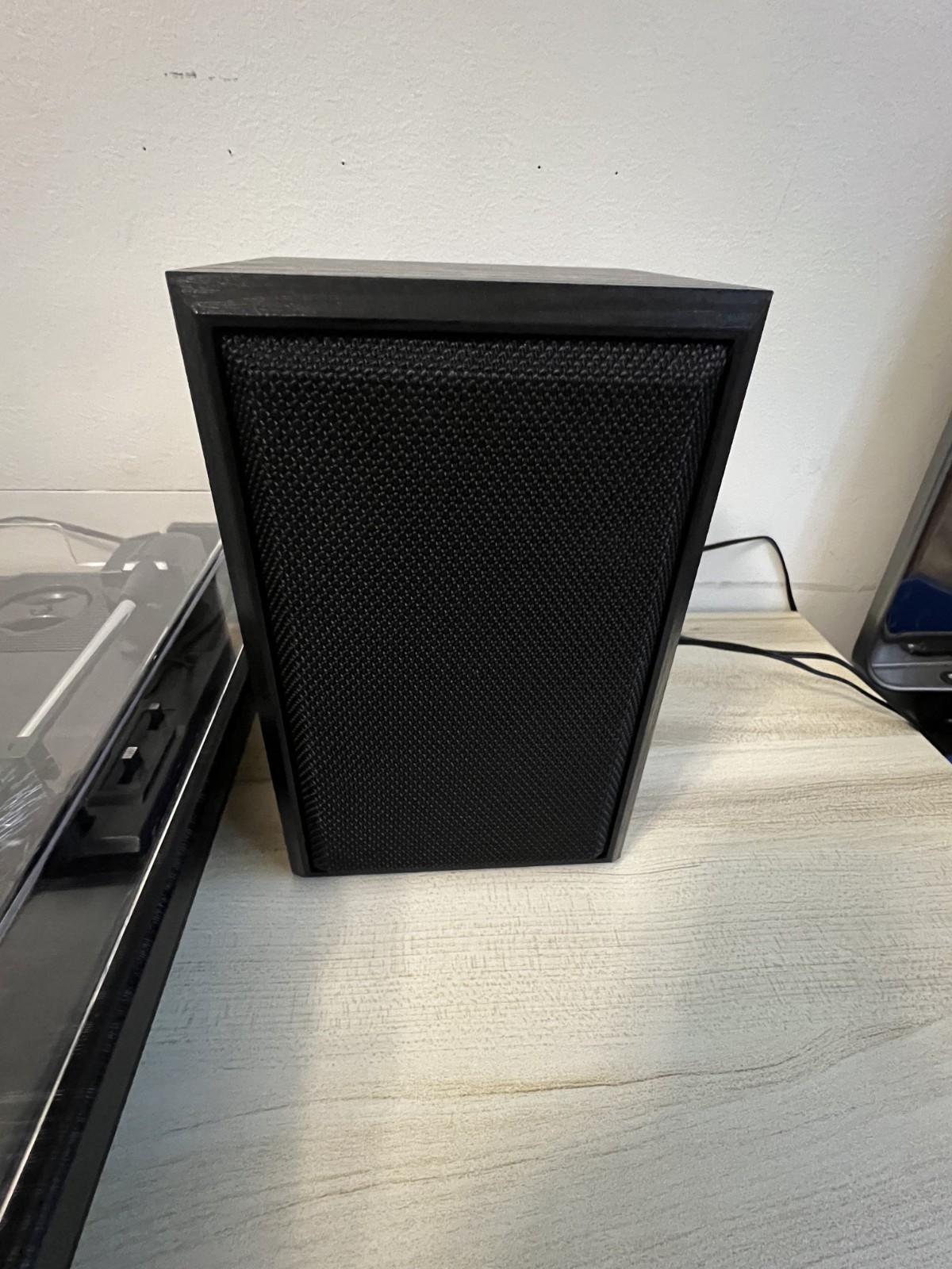 Victrola Montauk Bluetooth Record Player 3 speed Turntable & Bookshelf Speakers