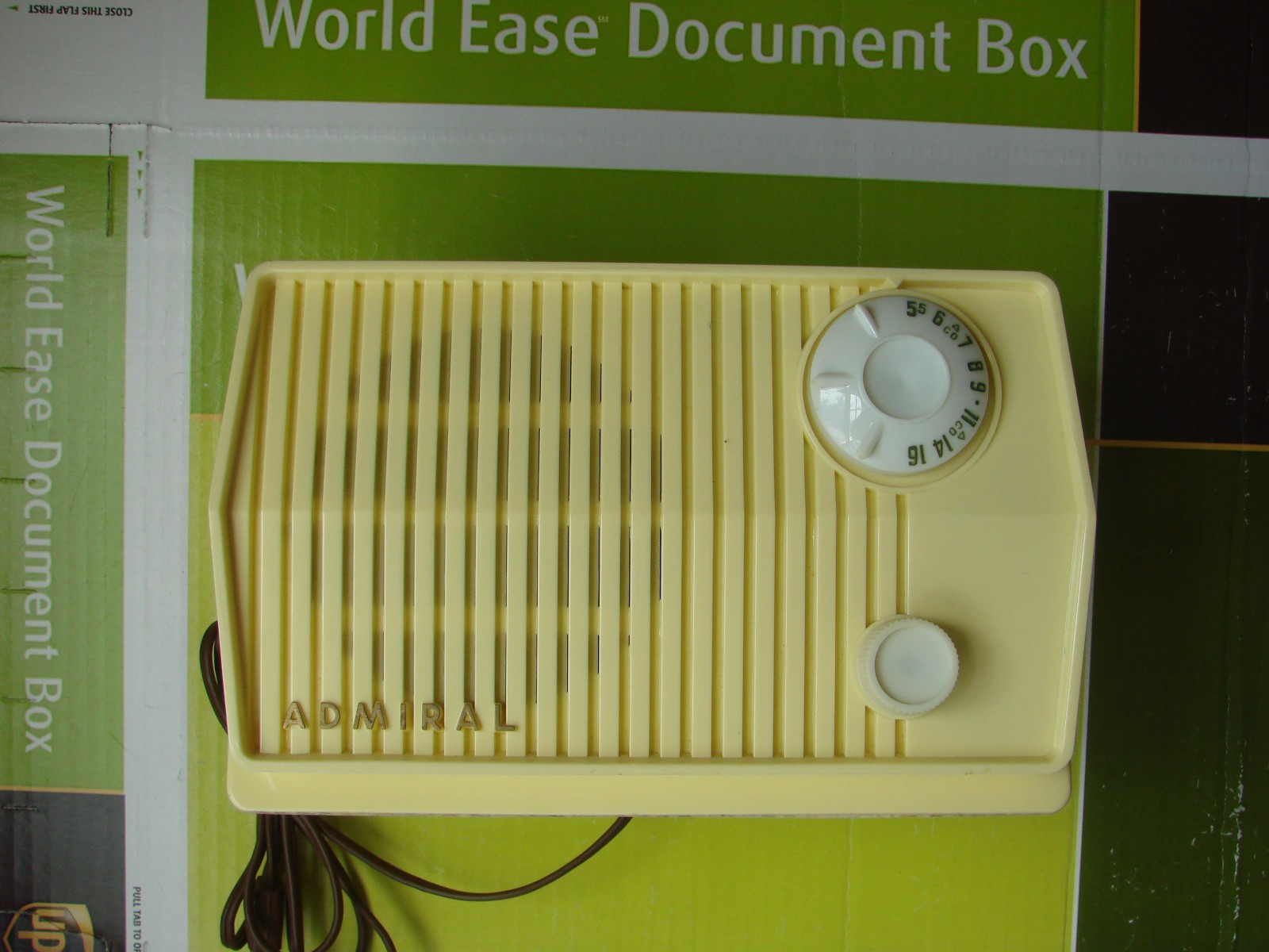 1960 Admiral 4L26B Tube AM Radio Yellow Pastel Color, Tested and Working