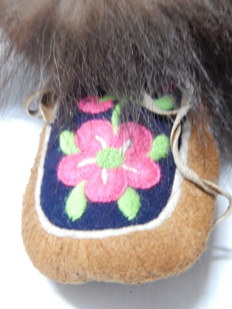 VINTAGE MID CENTURY CANADIAN N. CREE INDIAN HI TOP EMBROIDERED MUKLUKS MOCCASINS