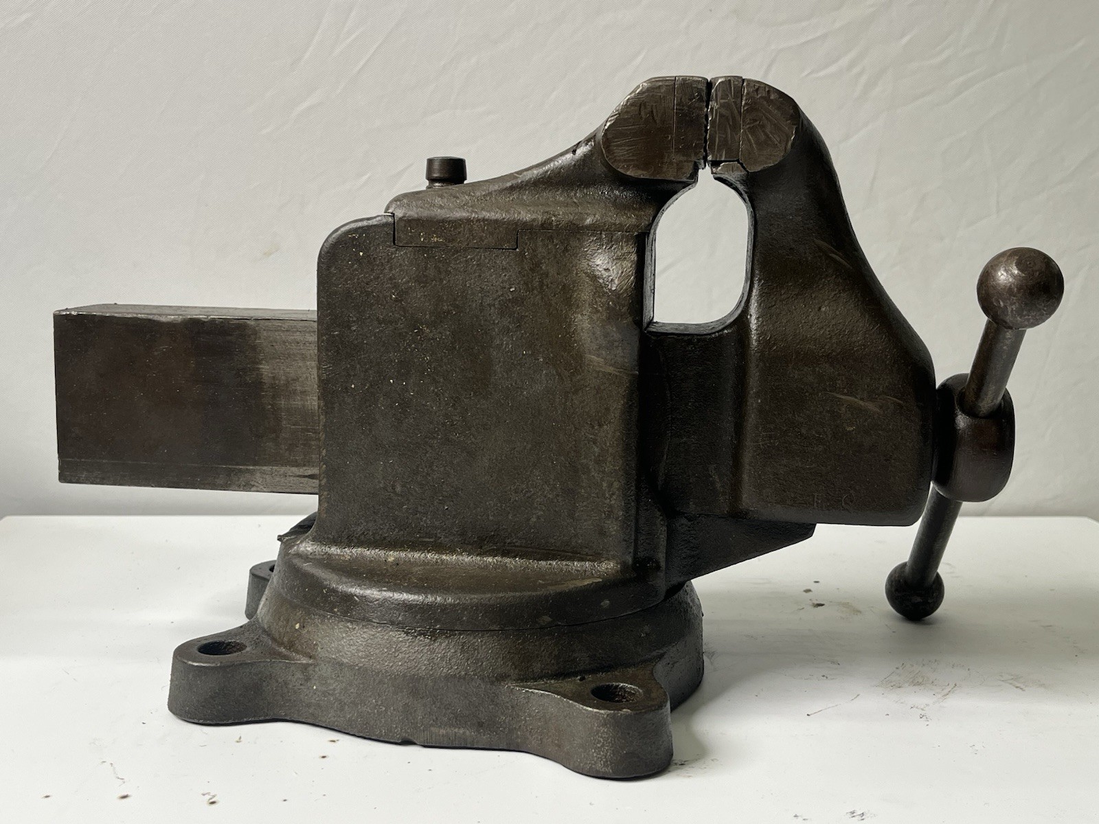 Reed 403 1/2 R Vintage Vise Swivel Base and Swivel Jaw User/Collectible With Pin