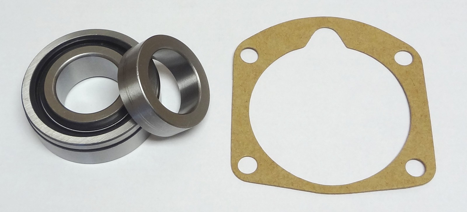 1957 Chevy Bell Air Biscayne Corvette Rear Wheel Axle Bearing and Gasket RW307R