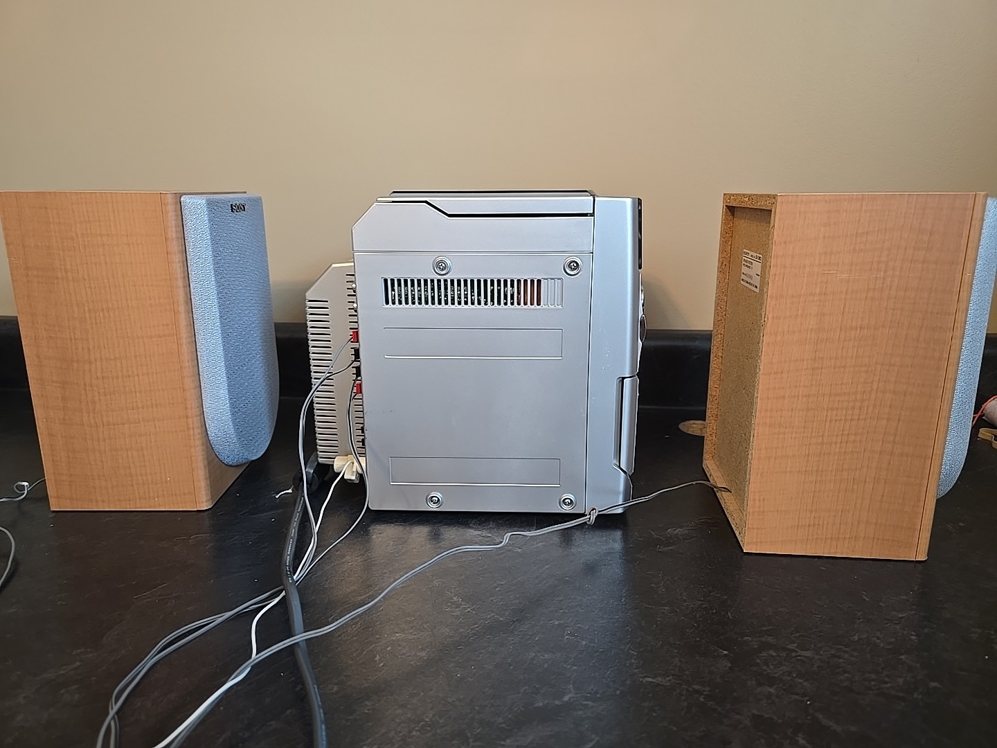 Sony Bookshelf Stereo System CMT-NE3 CD Cassette Tape AM FM Tested