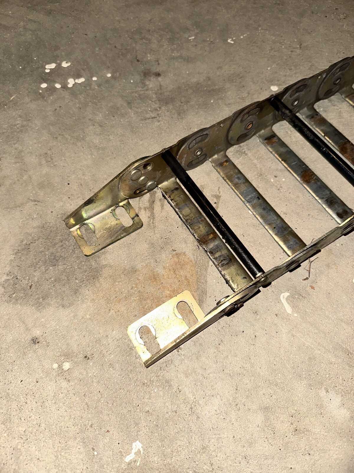 JLG 400s Cable Track