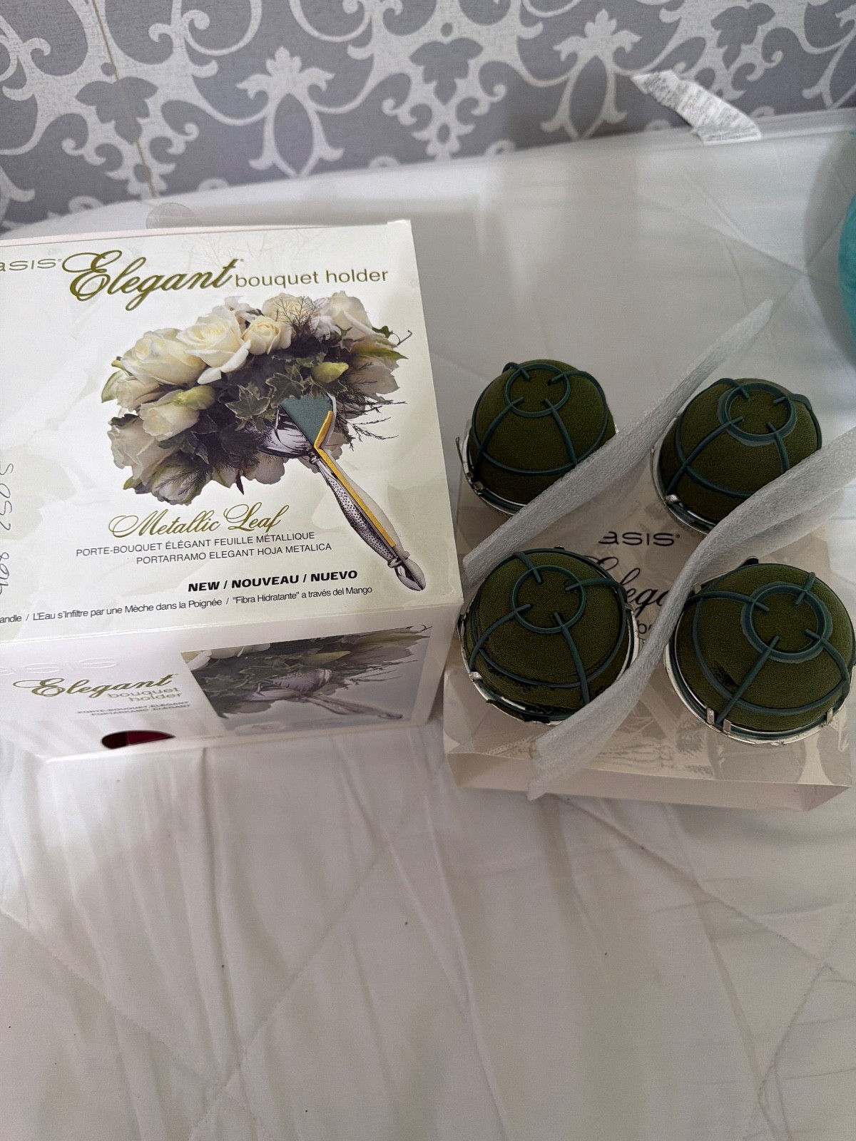 oasis elegant boquet holder 4 items per package