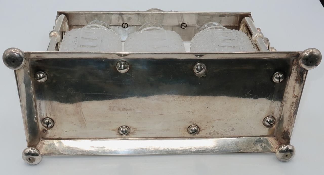 MAPPIN & WEBB Silver Plated Liquor TANTALUS w/ 3 Decanters & Lock, 13" x 12"