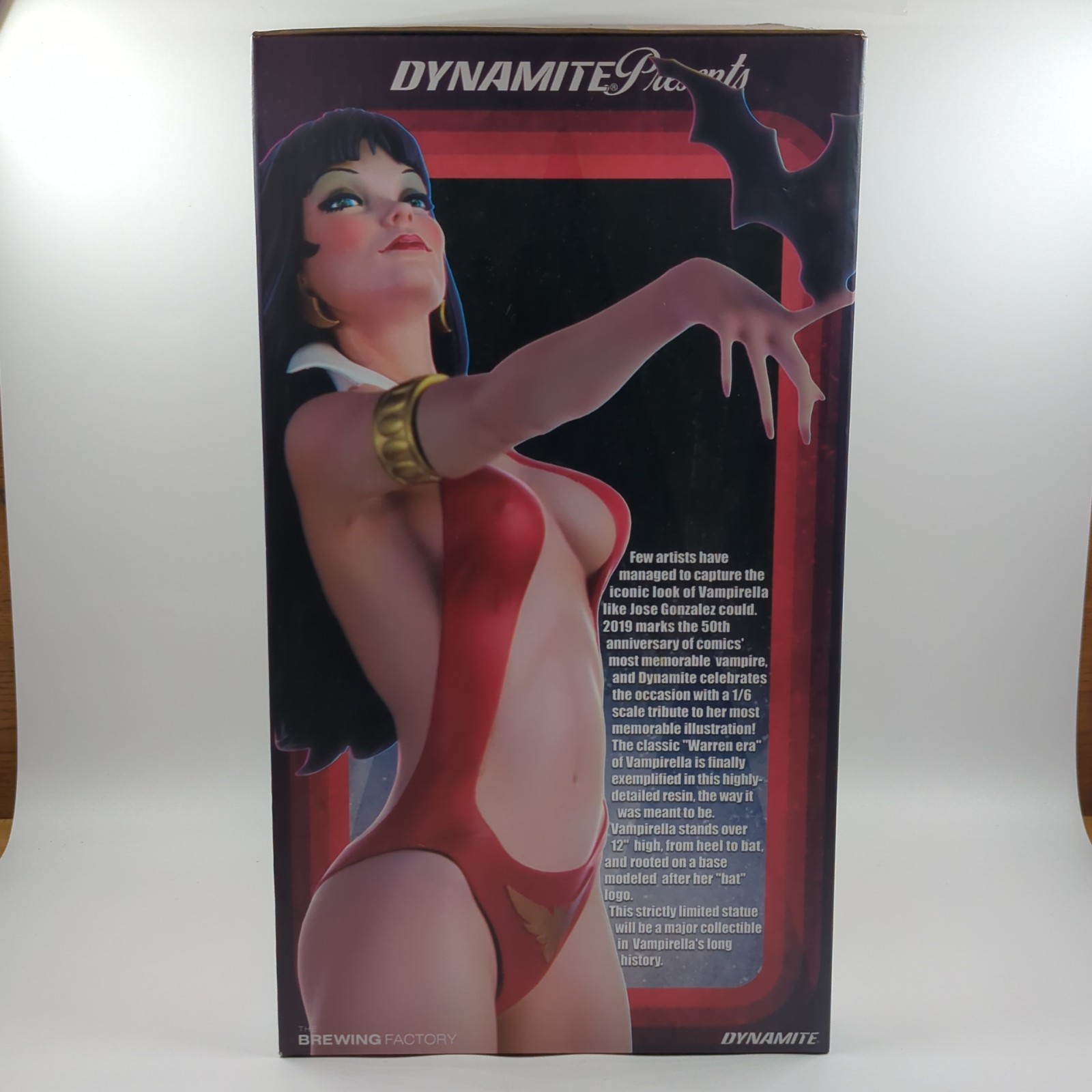 Vampirella Jose Gonzalez Statue Standard Artist Proof Out Of 99 12.5" Statue