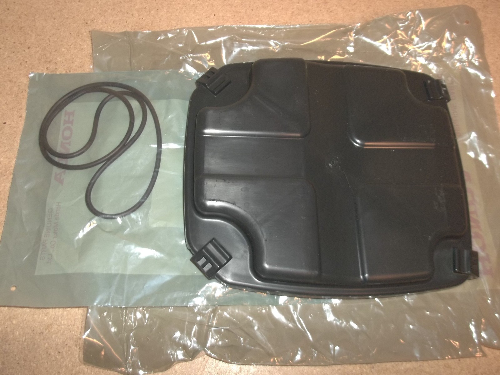 New Honda Air Box Lid Cover Airbox + Seal TRX420 Rancher TRX500 Foreman Pioneer