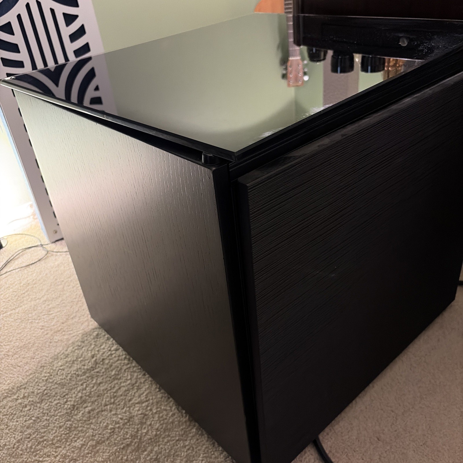 Salamander Designs Subwoofer Cabinet Stand – Piano Black Glass Top