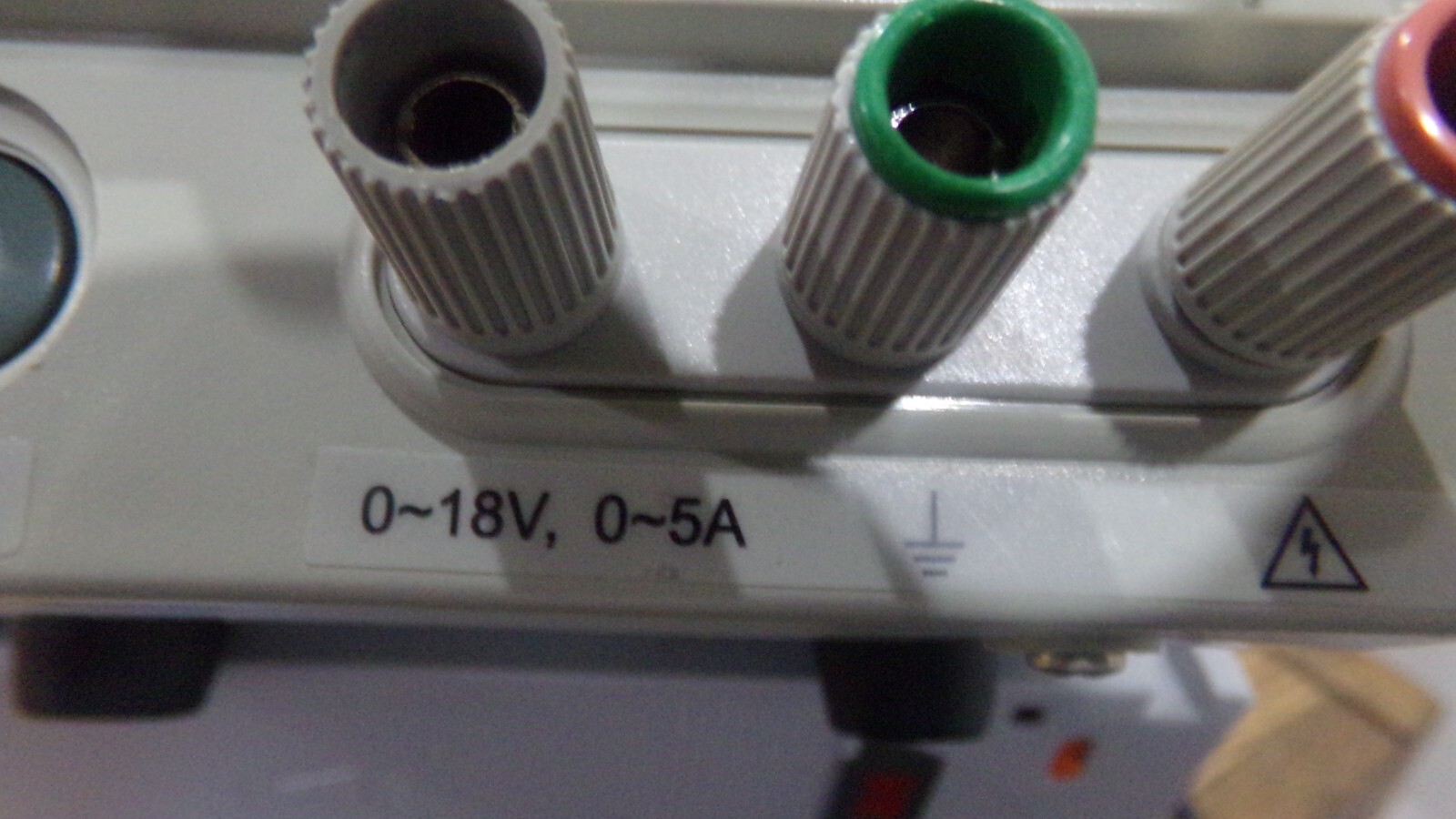 GW Instek Model: GPS-1850D DC Power Supply. 0 - 18V 0 - 5A