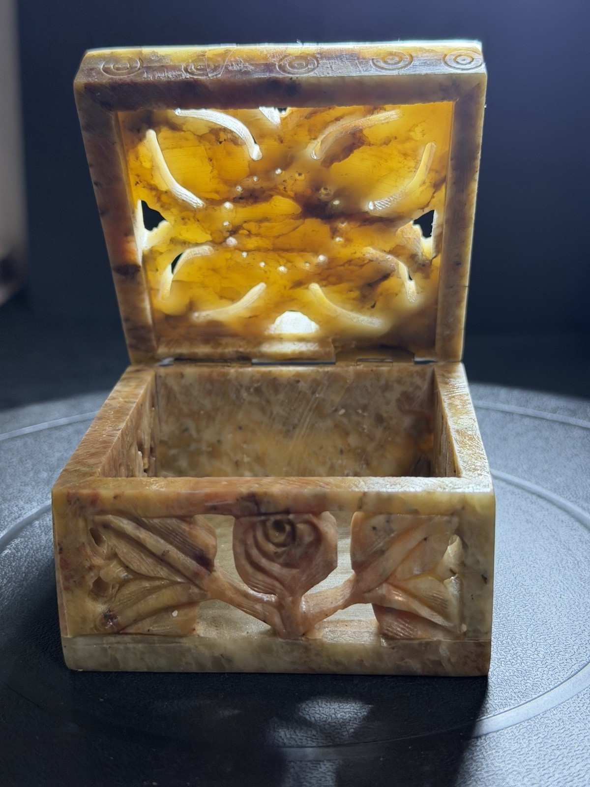 Vintage Intricate Hand Carved Soapstone Trinket/Marble Jewelry Box - 3”x 3”